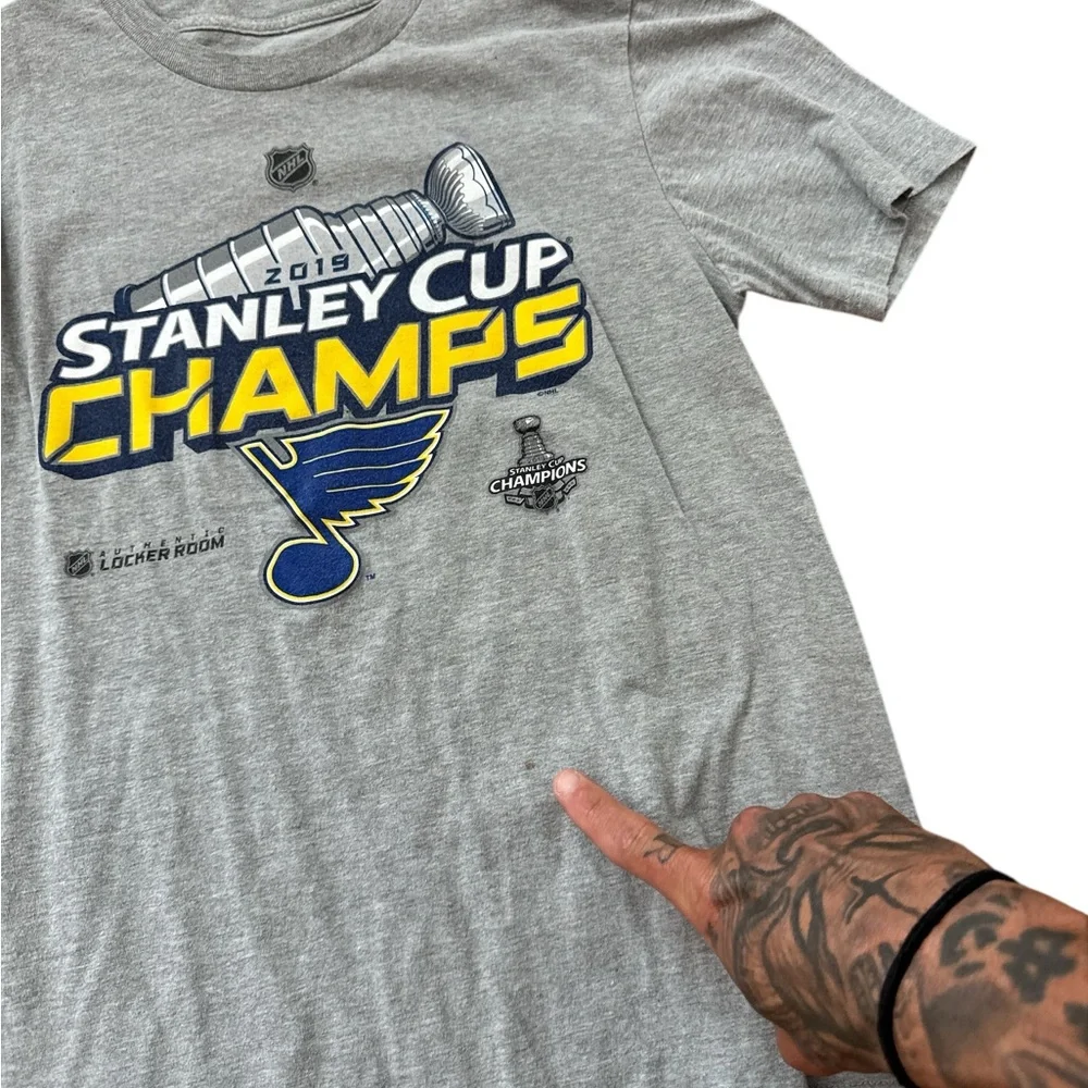 St Louis Blues 2019 Stanley Cup Champs Youth Boys T Shirt Size Large Gray‎ NHL